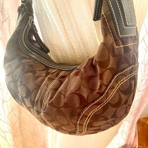 COACH SIGNATURE SHOULDER BAG Brown Leather Trim Zippered Handbag Hobo Purse